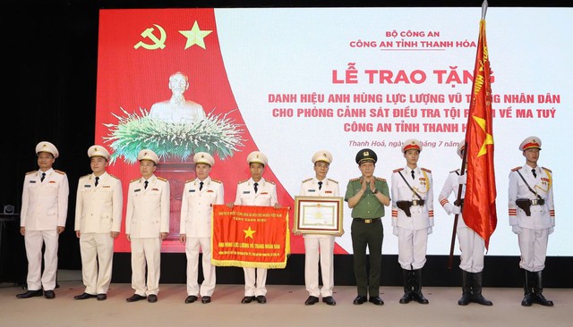 Lực lượng chức năng phòng, chống ma túy Thanh Hóa đón nhận Danh hiệu Anh hùng- Ảnh 1.