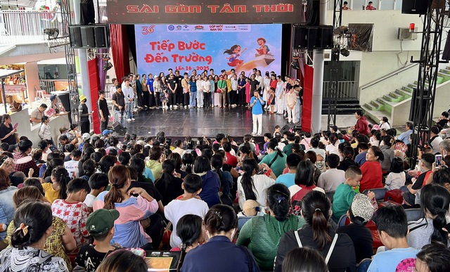 ‘Tiếp bước đến trường’ cho trẻ em bị ảnh hưởng bởi HIV/AIDS- Ảnh 1. ‘Tiếp bước đến trường’ cho trẻ em bị ảnh hưởng bởi HIV/AIDS- Ảnh 1.
