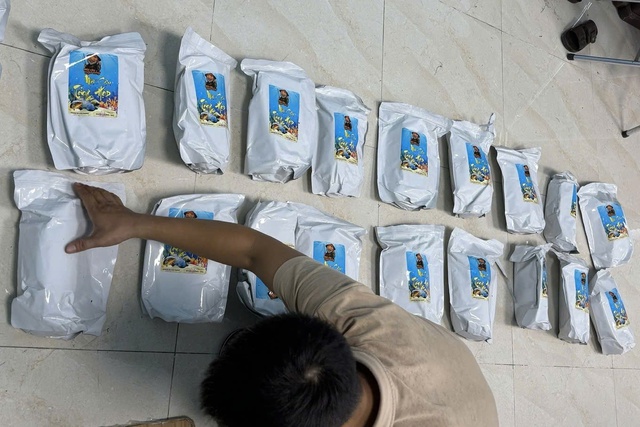 Công an Đà Nẵng phá vụ mua bán ma túy khủng, thu hàng trăm kg cỏ Mỹ- Ảnh 1. Công an Đà Nẵng phá vụ mua bán ma túy khủng, thu hàng trăm kg cỏ Mỹ- Ảnh 1.