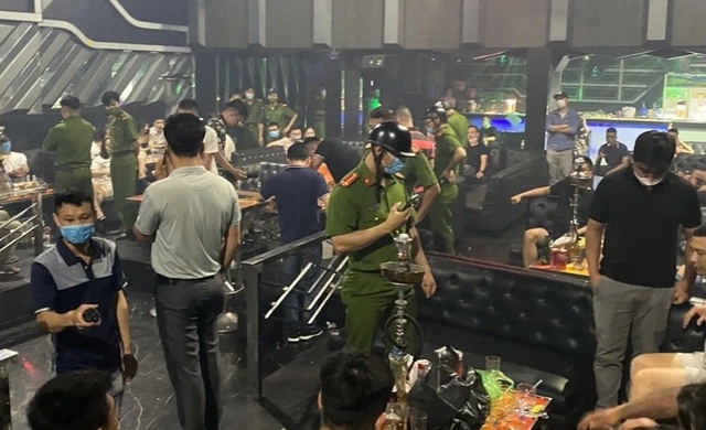 Siết chặt các cơ sở hoạt động kinh doanh dịch vụ, giải trí để ngăn chặn tội phạm ma túy- Ảnh 2.