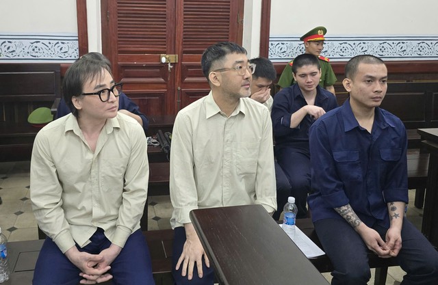 Môi giới mại dâm, ông chủ quán karaoke người Hàn Quốc lĩnh 5 năm tù- Ảnh 1. Môi giới mại dâm, ông chủ quán karaoke người Hàn Quốc lĩnh 5 năm tù- Ảnh 1.