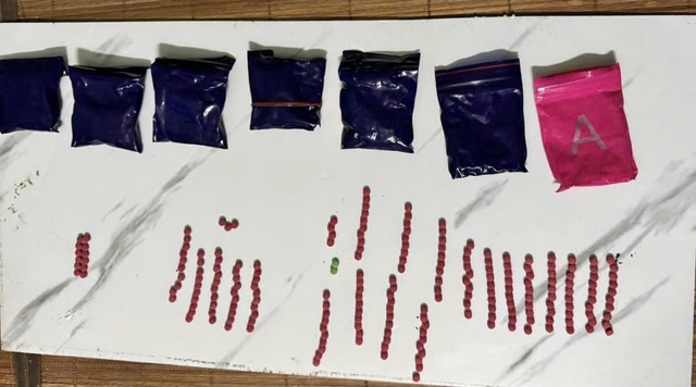 Triệt phá vụ mua bán, tàng trữ ma túy tổng hợp ở Quảng Trị- Ảnh 1.