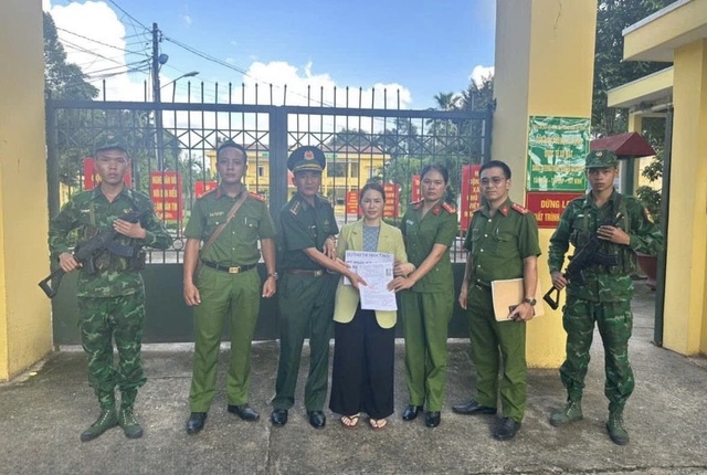 Bắt đối tượng truy nã về tội mua bán trái phép chất ma túy tại cửa khẩu- Ảnh 1.