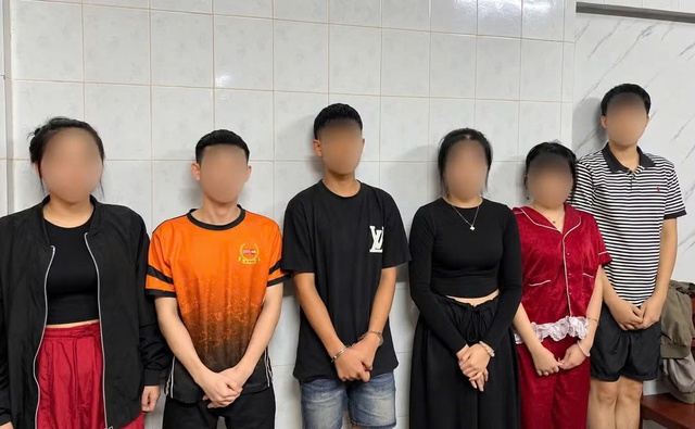 Đối tượng lĩnh hơn 22 năm tù vì mua bán ma túy và tàng trữ súng, pháo nổ- Ảnh 2. Đối tượng lĩnh hơn 22 năm tù vì mua bán ma túy và tàng trữ súng, pháo nổ- Ảnh 2.