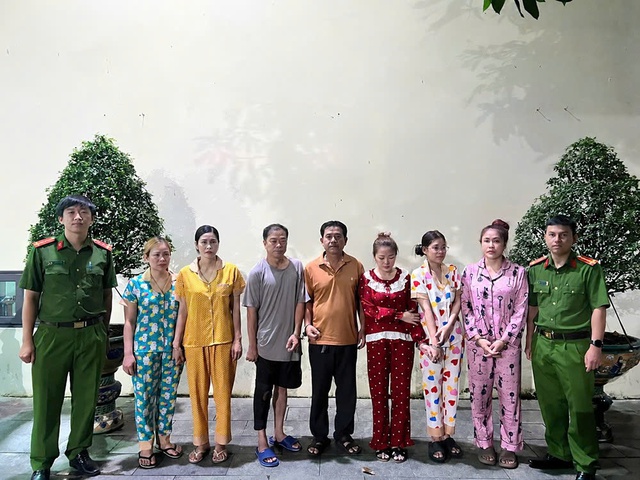 Từ vụ mua bán dâm, Công an TPHCM bóc gỡ đường dây đánh bạc lớn- Ảnh 1. Từ vụ mua bán dâm, Công an TPHCM bóc gỡ đường dây đánh bạc lớn- Ảnh 1.