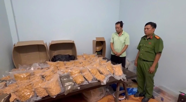 Công an TPHCM đánh sập đường dây ma túy ‘khủng’ liên tỉnh, bắt 151 đối tượng- Ảnh 2. Công an TPHCM đánh sập đường dây ma túy ‘khủng’ liên tỉnh, bắt 151 đối tượng- Ảnh 2.