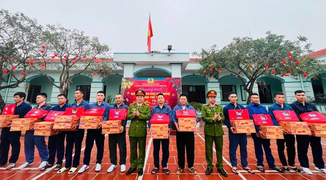 ‘Tết đầm ấm’ tại các cơ sở cai nghiện: Xuân về, lan tỏa yêu thương và niềm tin hoàn lương- Ảnh 1. ‘Tết đầm ấm’ tại các cơ sở cai nghiện: Xuân về, lan tỏa yêu thương và niềm tin hoàn lương- Ảnh 1.