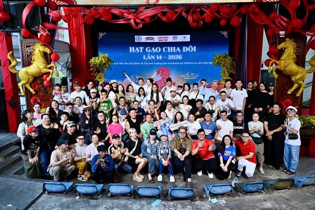 'Hạt gạo chia đôi' – chung tay góp ‘Tết ấm’ cho trẻ bị ảnh hưởng bởi HIV/AIDS- Ảnh 1.