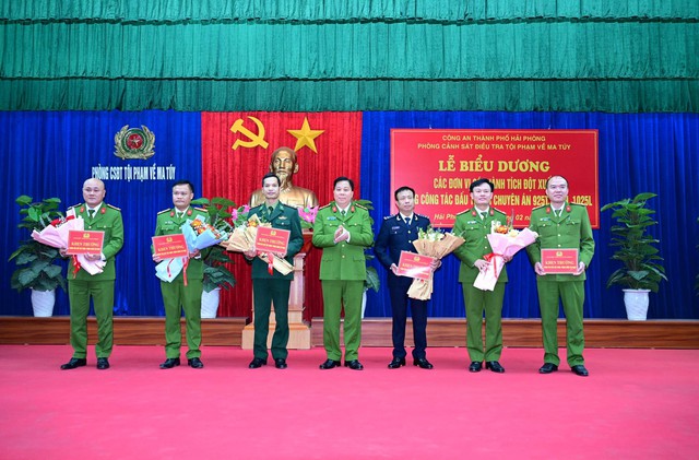 Hải Phòng: Biểu dương các đơn vị xuất sắc trong cao điểm phòng, chống tội phạm ma túy- Ảnh 1.