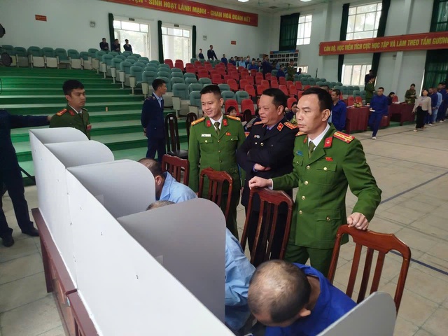 Hơn 4.800 cử tri tại các cơ sở cai nghiện ma túy Hà Nội tham gia ngày hội bầu cử- Ảnh 2. Hơn 4.800 cử tri tại các cơ sở cai nghiện ma túy Hà Nội tham gia ngày hội bầu cử- Ảnh 2.