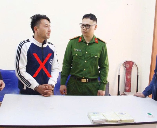 Sơn La bắt giữ đối tượng vận chuyển trái phép 3 bánh heroin- Ảnh 1.