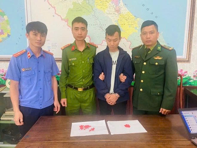 Cảnh khuyển giúp công an tìm thấy 2,5 kg ma túy các nghi phạm cất giấu- Ảnh 2.