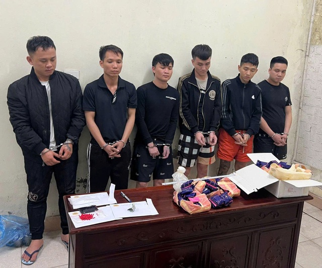 Công an Bắc Ninh bắt 6 đối tượng mua bán, tàng trữ trái phép chất ma túy- Ảnh 1.