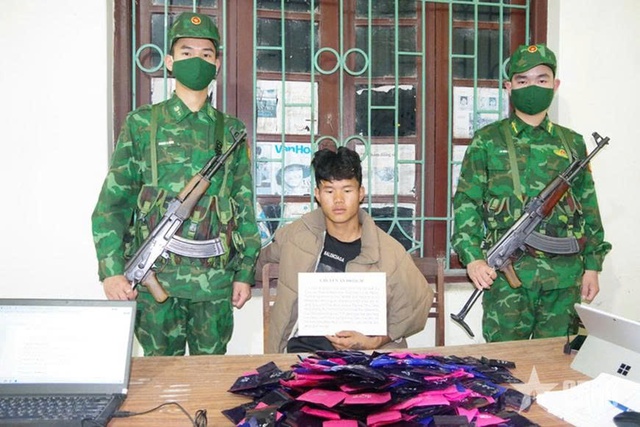 Bắt đối tượng vận chuyển 60.000 viên ma túy tổng hợp- Ảnh 1. Bắt đối tượng vận chuyển 60.000 viên ma túy tổng hợp- Ảnh 1.