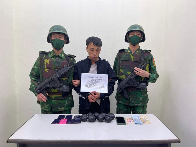 Bắt giữ đối tượng mua bán trái phép ma túy tại khu vực biên giới Sơn La- Ảnh 1.