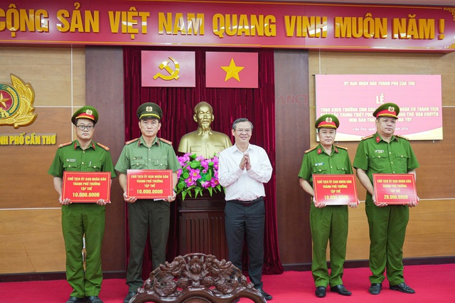 Khen thưởng các tập thể, cá nhân phá chuyên án ma túy xuyên quốc gia- Ảnh 1.