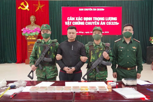 Cao Bằng: Bắt giữ đối tượng vận chuyển ma túy trái phép 9 bánh heroin- Ảnh 1.