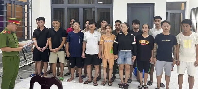 TPHCM: Bắt 17 đối tượng trong đợt truy quét ma túy- Ảnh 1. TPHCM: Bắt 17 đối tượng trong đợt truy quét ma túy- Ảnh 1.