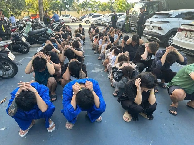 Từ đối tượng nghiện, Công an TPHCM bắt 140 người trong chuyên án ma túy lớn- Ảnh 1. Từ đối tượng nghiện, Công an TPHCM bắt 140 người trong chuyên án ma túy lớn- Ảnh 1.