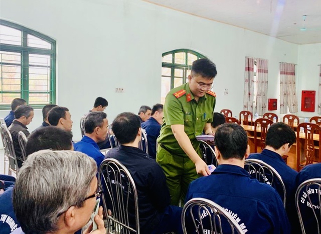 Hưng Yên: Tổ chức học tập đội ngũ, trật tự nội vụ và kỹ năng sống cho học viên cai nghiện- Ảnh 1.