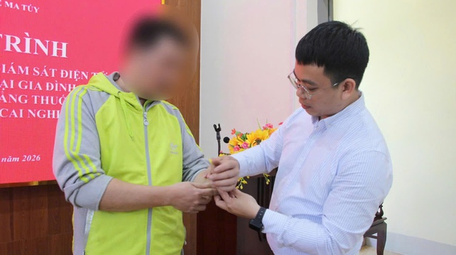 Điện Biên thí điểm giám sát người nghiện ma túy bằng GPS- Ảnh 1.