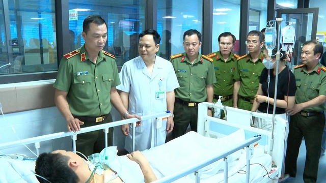 Khởi tố đối tượng dương tính ma túy gây trọng thương công an khi làm nhiệm vụ- Ảnh 1. Khởi tố đối tượng dương tính ma túy gây trọng thương công an khi làm nhiệm vụ- Ảnh 1.