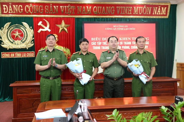Khen thưởng lực lượng xuất sắc trong đấu tranh chuyên án ma túy tại Lai Châu- Ảnh 1.