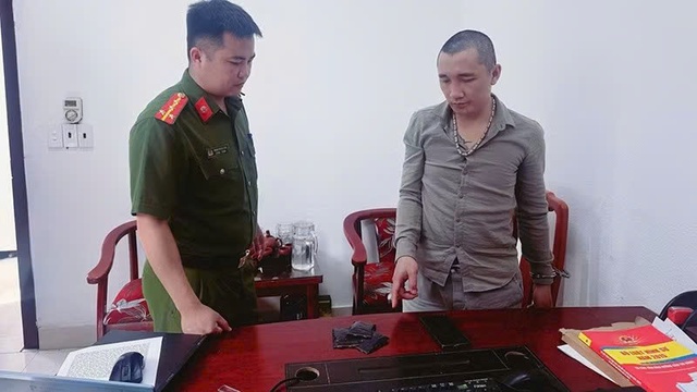 Bắt 2 đối tượng tàng trữ gần 5.000 viên ma túy tại Thanh Hóa- Ảnh 1.