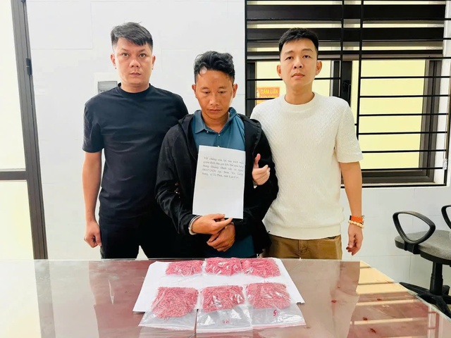 Lào Cai: Triệt phá đường dây ma túy liên tỉnh, thu giữ 11.600 viên ma túy- Ảnh 1. Lào Cai: Triệt phá đường dây ma túy liên tỉnh, thu giữ 11.600 viên ma túy- Ảnh 1.