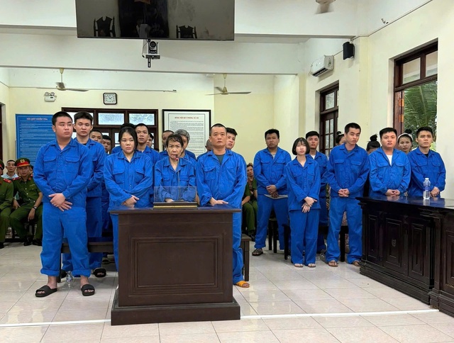 Tuyên phạt 25 bị cáo trong vụ án ma túy tại quán karaoke- Ảnh 1. Tuyên phạt 25 bị cáo trong vụ án ma túy tại quán karaoke- Ảnh 1.