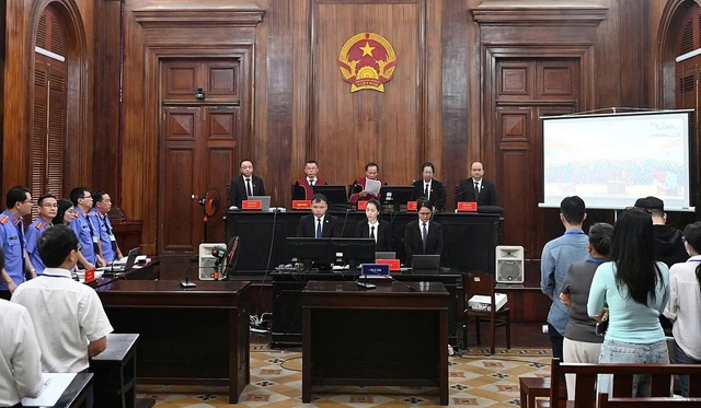 Chuyên án VN10: 41 bị cáo đầu tiên được xét hỏi, 2 người thừa nhận cáo trạng- Ảnh 1.