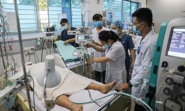 Bệnh nhân HIV nhập viện tại TPHCM tăng 48%, cảnh báo phát hiện bệnh muộn- Ảnh 1. Bệnh nhân HIV nhập viện tại TPHCM tăng 48%, cảnh báo phát hiện bệnh muộn- Ảnh 1.
