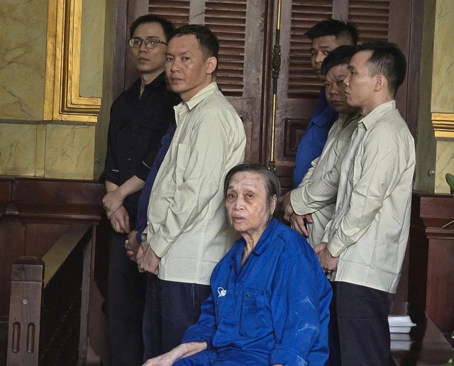 Cầm đầu đường dây mua bán ma túy cụ bà 79 tuổi lĩnh án chung thân- Ảnh 1.
