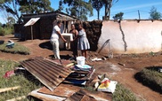 Hỗ trợ các dịch vụ HIV cho những người sống sót sau lũ lụt ở Nam Phi