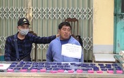 'Cõng' 12.000 viên ma túy, chống trả lực lượng chức năng