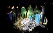 Phát hiện gần 300 gói nghi ma túy trôi dạt vào bờ biển Quảng Ngãi