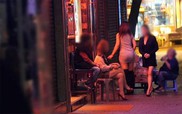 Bắt khẩn cấp chủ quán cà phê điều hành đường dây mại dâm tại Hà Nội