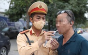 Hà Nội tăng cường kiểm tra nồng độ cồn, ma túy đối với lái xe đưa đón học sinh