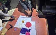 Bắt giữ 2 đối tượng giấu hơn 2.000 vi&#234;n ma tu&#253; tại nghĩa địa