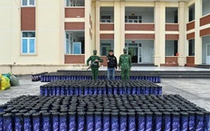 Quảng Ninh bắt giữ vụ vận chuyển 1.364 bình khí cười