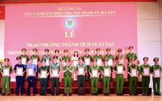 Trao thưởng cho 26 tập thể có thành tích xuất sắc trong công tác phòng, chống tội phạm ma túy