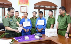 Bắt 2 đối tượng mua bán 8 bánh heroin ở Lai Châu