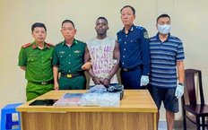 Bắt giữ người nước ngoài vận chuyển ma túy từ Lào vào Việt Nam