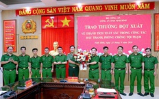 Công an Ninh Bình khen thưởng đột xuất vụ bắt giang hồ mạng ‘Đức Cộng’