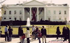 V&#242;ng quanh thế giới nh&#226;n Ng&#224;y ph&#242;ng, chống AIDS