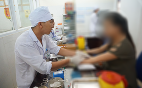 Việt Nam đã triển khai tư vấn xét nghiệm cho khoảng 1.700.000 lượt người, trong đó số lượt xét nghiệm có kết quả dương tính với HIV là khoảng 12.000 trường hợp