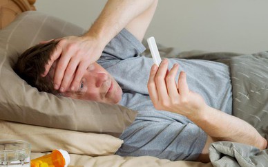 Chìa khóa bảo vệ sức khỏe dài hạn cho người sống chung với HIV