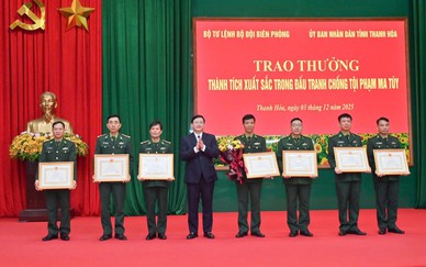 Trao thưởng cho lực lượng phá chuyên án thu giữ 32 bánh heroin