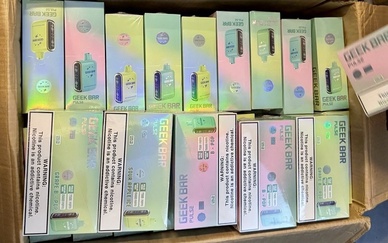 Bắt giữ 'trùm' bán thuốc lá điện tử ở TPHCM