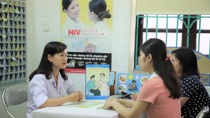 Lồng ghép điều trị HIV và các bệnh không lây nhiễm: Bước tiến quan trọng trong chăm sóc sức khỏe toàn diện